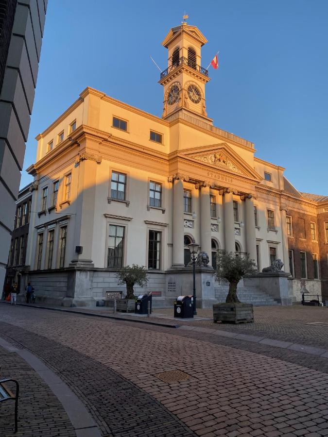 Benb Firstclassenglish Dordrecht Bagian luar foto